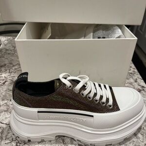 Alexander McQueen Women's Iridescent Black Sneakers